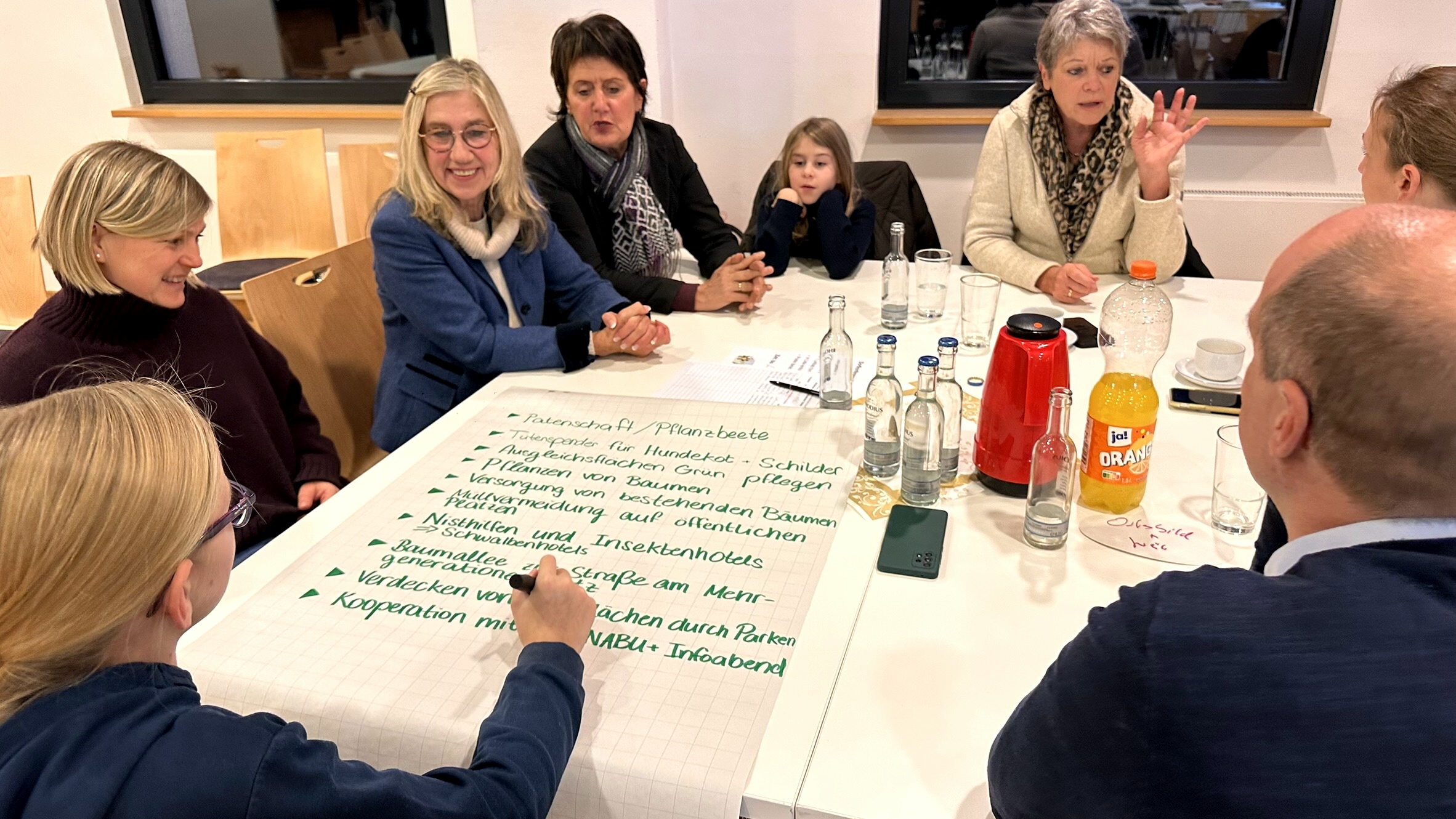 „Grün gewinnt“: Engagement für Natur, Bäume und Insektenhotels