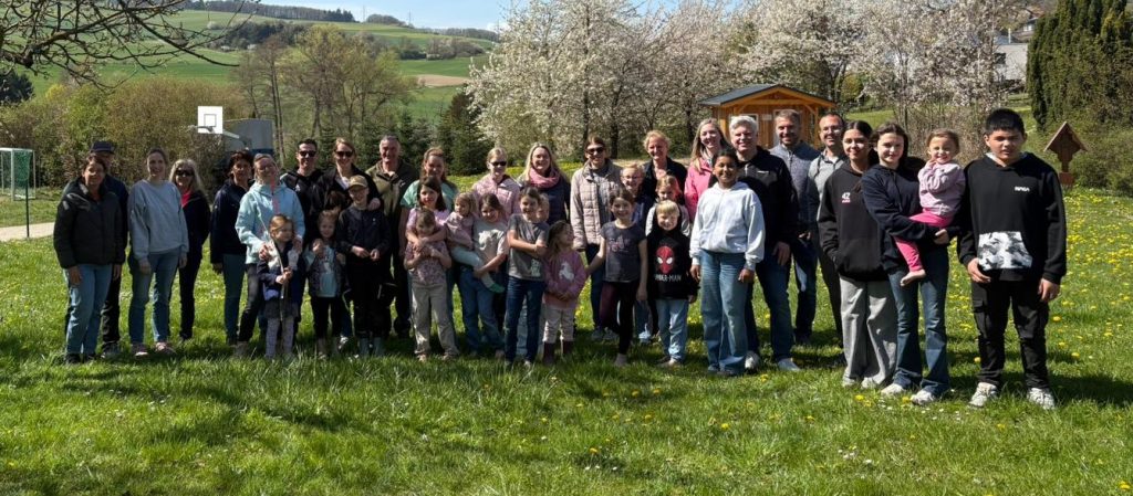 Tolles Engagement von Jung und Alt beim Königsfelder "Dreck-weg-Tag" 2026 - Foto: Romana Schuld